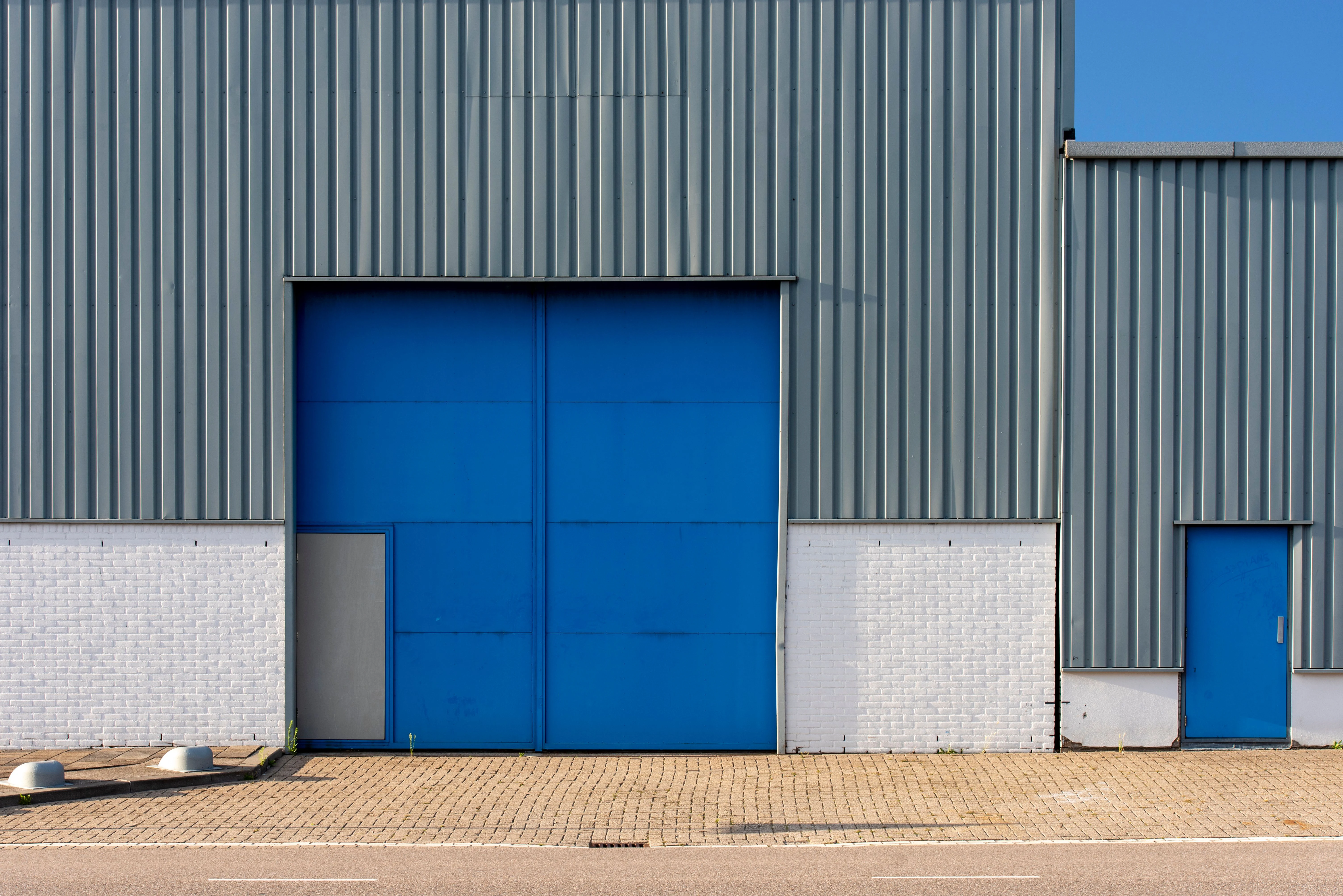 Residential garage door in Tucson